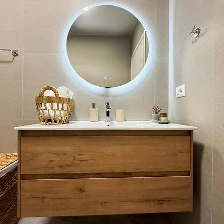2br Near Us Embassy With Free Parking By Sabi شقة تيرانا